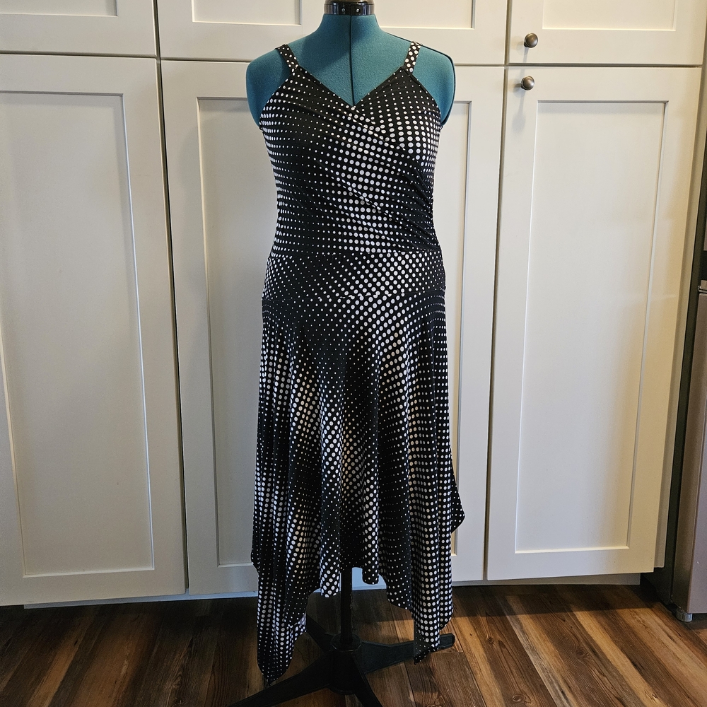 Sandra Darren Black and White Asymmetrical Dress - Picture 2 of 7